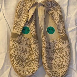 size 71/2 flats slightly worn and very comfortable